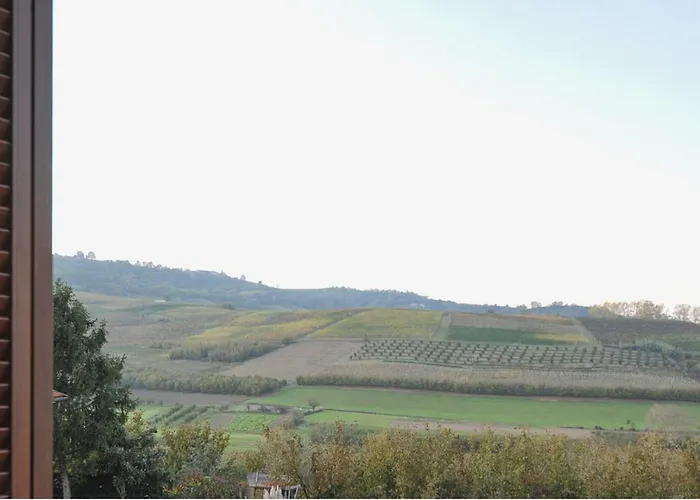 Acacia Rosa Bed & Breakfast Guarene